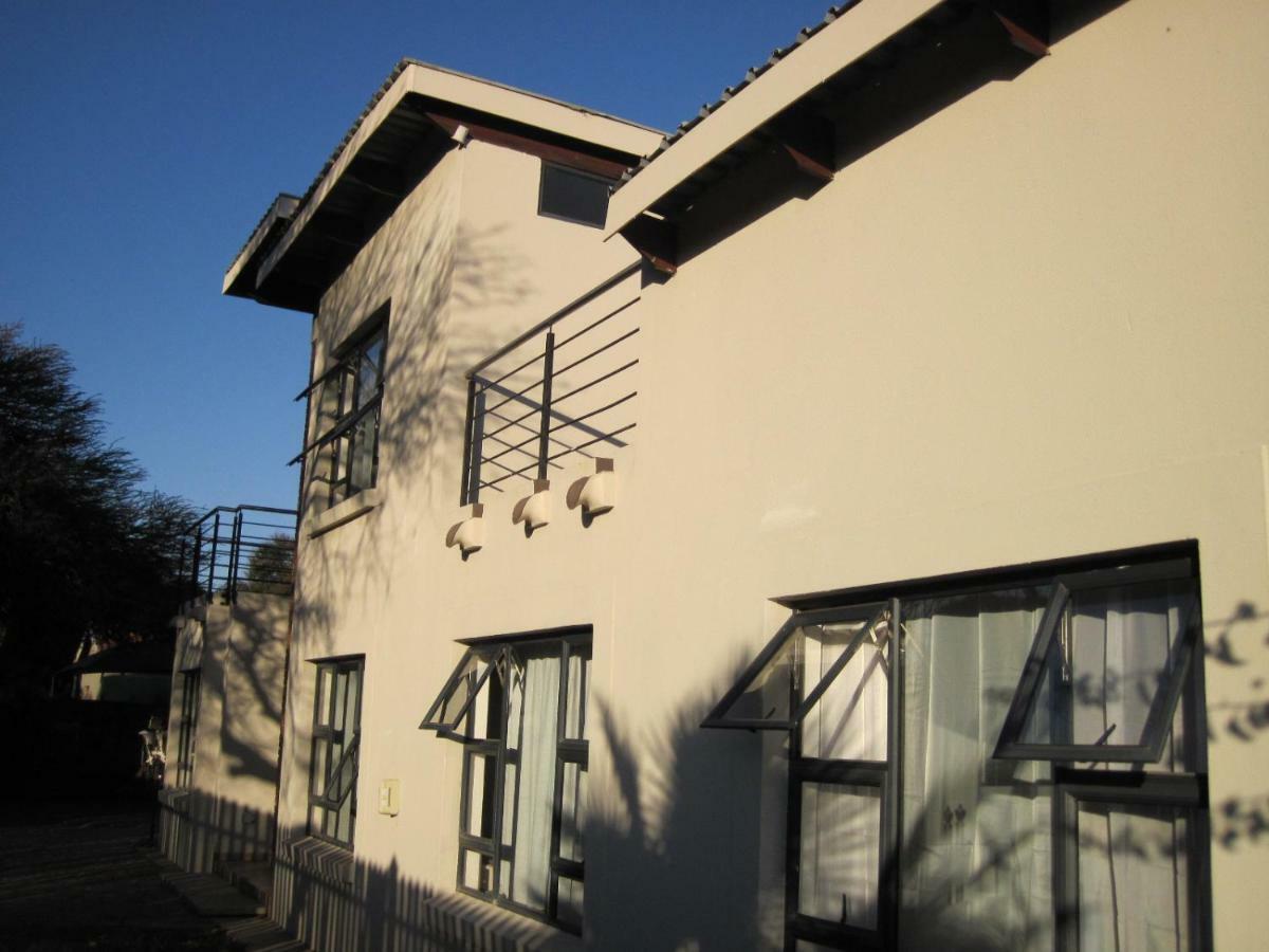 Home @ Harry'S Pretoria-Noord Exterior foto